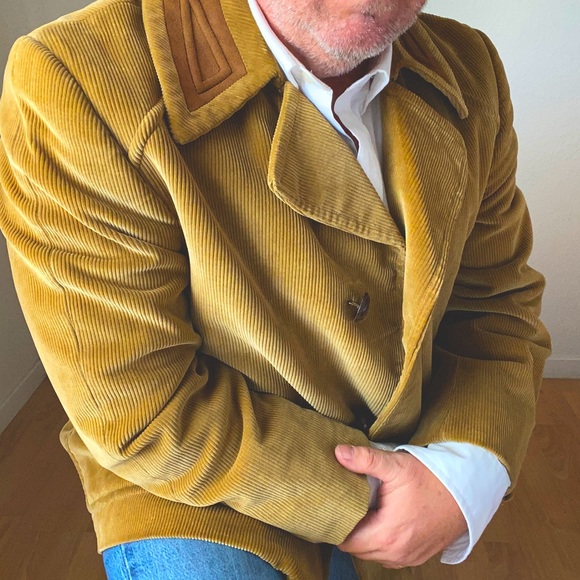 Vintage corduroy coat. - Picture 13 of 14